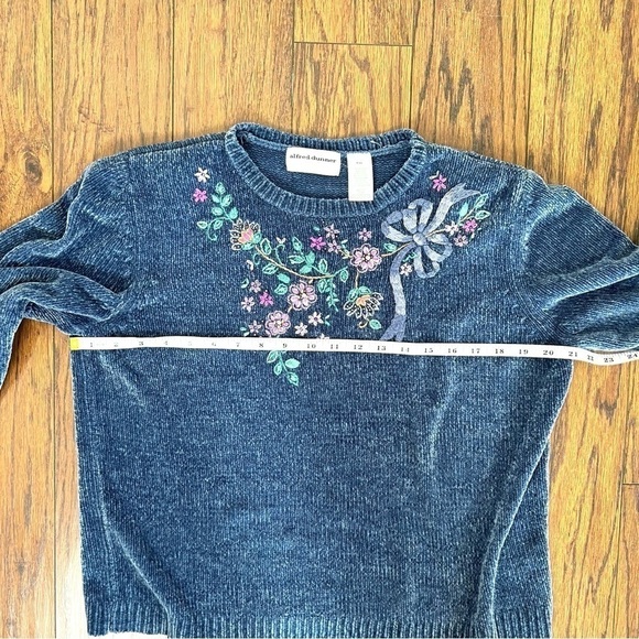 Vintage Alfred Dunner Blue Floral Embroidered Chenille Pullover Cozy Sweater - Picture 13 of 17